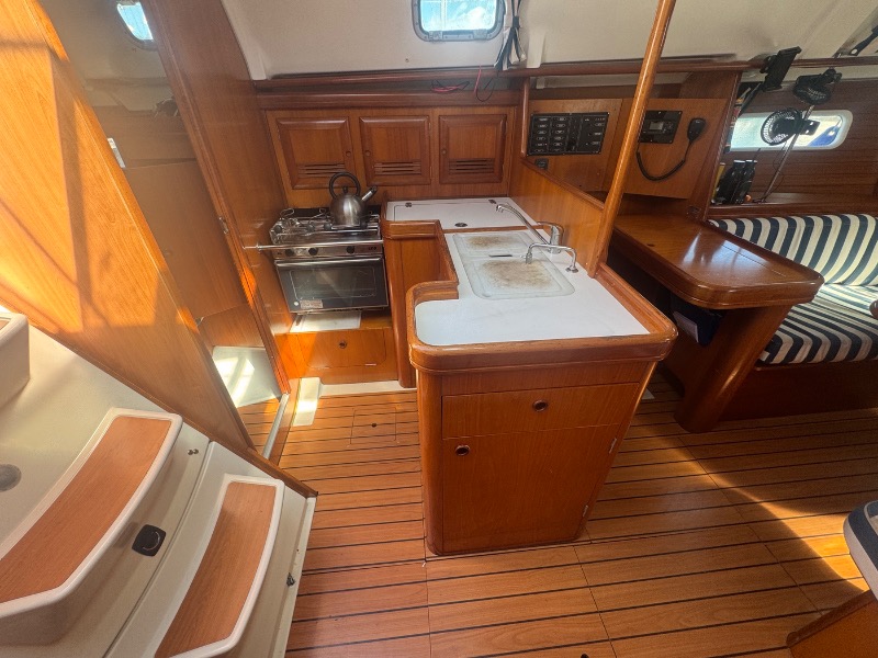 
								Grenada 2001 Beneteau Oceanis Clipper 361 USD full									