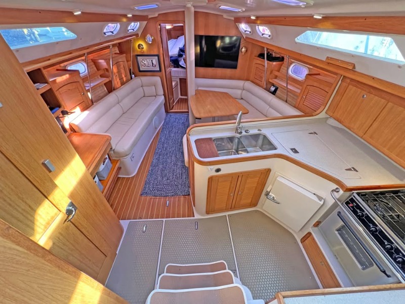 
								Canada Catalina CAD full									